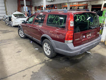 Load image into Gallery viewer, QUARTER GLASS Volvo V70 2001 01 02 03 04 05 06 Right - 1274406

