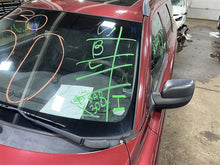 Load image into Gallery viewer, FRONT KNEE Volvo V70 01 02 03 04 05 06 07 Left - 1274380
