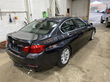 Load image into Gallery viewer, FRONT DOOR GLASS BMW 528i 535i 550i Active 5 M5 2011-2016 Right - 1277430
