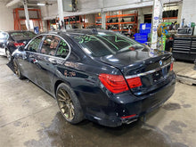 Load image into Gallery viewer, FRONT SPINDLE KNUCKLE 535i Gt 550i Gt 740i 740il 750 10-16 AWD Right - 1278255

