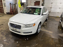 Load image into Gallery viewer, GLOVE BOX DOOR Volvo S80 2010 10 - 1278754
