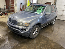 Load image into Gallery viewer, QUARTER PANEL CUT ASSEMBLY BMW X5 00 01 02 - 06 Right - 1282097
