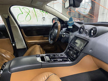 Load image into Gallery viewer, TRANSFER CASE Vanden Pl XF XFR XJ XJL 2013 13 2014 14 2015 15 - 1284857
