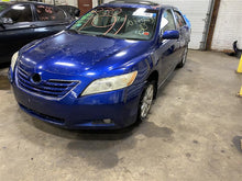 Load image into Gallery viewer, 2007 Toyota Camry Floor Shifter - 1283449
