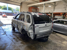 Load image into Gallery viewer, Console Kia Sportage 05 06 07 08 09 10 - 1288439

