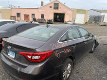 Load image into Gallery viewer, REAR QUARTER GLASS Hyundai Sonata Sonata Hybrid 15 16 17 Right - 1285947
