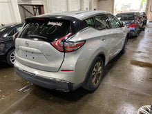 Load image into Gallery viewer, FRONT SPINDLE KNUCKLE Murano Murano Cross Cabriolet 15-20 Right - 1291216
