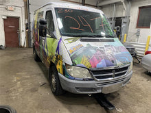 Load image into Gallery viewer, WINDSHIELD WASHER FLUID RESERVOIR BOTTLE Sprinter 2500 Sprinter 3500 02-06 - 1290663
