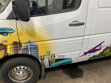 Load image into Gallery viewer, WINDSHIELD WASHER FLUID RESERVOIR BOTTLE Sprinter 2500 Sprinter 3500 02-06 - 1290663
