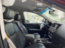 Load image into Gallery viewer, PLASTIC ENGINE COVER Nissan Pathfinder 2014 14 - 1295195
