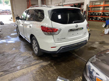 Load image into Gallery viewer, PLASTIC ENGINE COVER Nissan Pathfinder 2015 15 - 1298437
