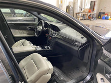 Load image into Gallery viewer, POWER STEERING PUMP E350 E550 E63 2010 10 2011 11 - 1297667
