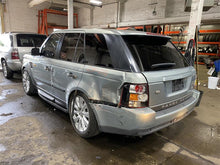 Load image into Gallery viewer, FRONT SPINDLE KNUCKLE Range Rover Sport 06 07 08 09 Left - 1301621

