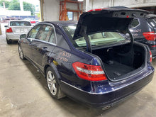 Load image into Gallery viewer, AIR CLEANER BOX E350 E550 C230 C280 C300 C350 C55 CL550 CL600 05-13 - 1302303
