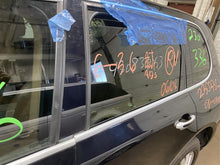 Load image into Gallery viewer, REAR QUARTER GLASS Cayenne 2006 06 2008 08 2009 09 2010 10 Right - 1304338
