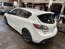 Load image into Gallery viewer, REAR BUMPER ASSEMBLY Mazda 3 2013 13 - 1305329
