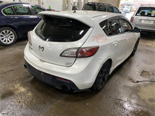 Load image into Gallery viewer, REAR BUMPER ASSEMBLY Mazda 3 2013 13 - 1305329
