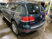 Load image into Gallery viewer, PLASTIC ENGINE COVER Volkswagen Touareg 2004 04 - 1307708
