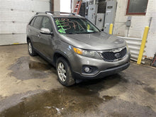 Load image into Gallery viewer, Rear Headrest Kia Sorento 2012 12 - 1305864
