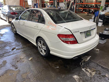 Load image into Gallery viewer, Quarter Panel Cut C230 C250 C300 C350 C63 2008-2014 Right - 1308051
