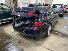 Load image into Gallery viewer, FRONT DOOR VENT GLASS 528i 535i 550i Active 5 M5 2011-2016 Left - 1307352
