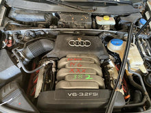 Load image into Gallery viewer, PLASTIC ENGINE COVER Audi A6 2006 06 - 1311871

