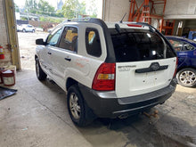 Load image into Gallery viewer, WINDSHIELD WASHER FLUID RESERVOIR BOTTLE Kia Sportage 05 06 - 1309848
