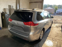 Load image into Gallery viewer, CONSOLE LID Toyota Sienna 2012 12 - 1307065
