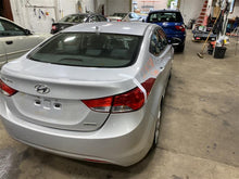 Load image into Gallery viewer, FUSE BOX Hyundai Elantra 2011 11 2012 12 2013 13 - 1309063
