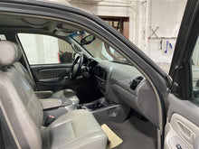 Load image into Gallery viewer, PLASTIC ENGINE COVER Toyota Sequoia 2004 04 - 1309946
