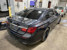 Load image into Gallery viewer, GLOVE BOX DOOR BMW 750i 750il 750LI 2013 13 - 1309457
