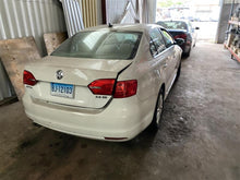 Load image into Gallery viewer, Console Lid GLI Jetta 2013 13 - 1311442
