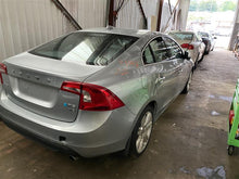 Load image into Gallery viewer, GLOVE BOX DOOR Volvo S60 2012 12 - 1311546
