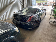 Load image into Gallery viewer, FRONT SPINDLE KNUCKLE Vanden Pl XJ XJL XJR 2010-2014 RWD Left - 1315177
