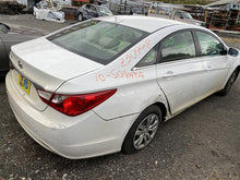 Load image into Gallery viewer, FRONT FENDER Hyundai Sonata 2011 11 2012 12 2013 13 2014 14 Right - 1314527
