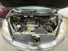Load image into Gallery viewer, AC COMPRESSOR Toyota Sienna 2004 04 2005 05 2006 06 - 1320718
