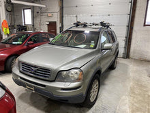Load image into Gallery viewer, QUARTER PANEL CUT ASSEMBLY Volvo XC90 03 04 - 10 Left - 1320823
