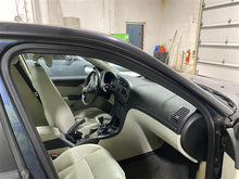 Load image into Gallery viewer, FRONT SPINDLE Saab 9-3 2003 03 04 05 06 Left - 1317976
