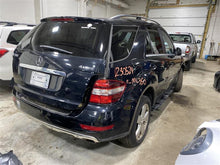 Load image into Gallery viewer, FRONT DOOR WINDOW REGULATOR POWER Gl320 Gl350 Gl450 Gl550 06-12 Right - 1322002
