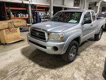 Load image into Gallery viewer, REAR AXLE ASSEMBLY Tacoma 05 06 07 08 09 10 11 12 13 14 15 - 1322339
