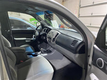 Load image into Gallery viewer, Air Bag Toyota Tacoma 2005-2015 Right - 1322390
