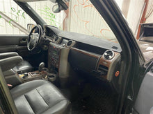 Load image into Gallery viewer, FRONT BUMPER Land Rover LR3 05 06 07 08 09 - 1323463
