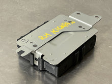 Load image into Gallery viewer, ABS COMPUTER Honda Crv 1997 97 1998 98 1999 99 00 01 - NW32597
