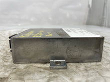 Load image into Gallery viewer, Radio  MERCEDES E-CLASS 1995 - NW7439
