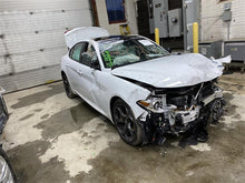 Load image into Gallery viewer, INDEPENDENT REAR SUSPENSION 2017 17 Right - 1330057
