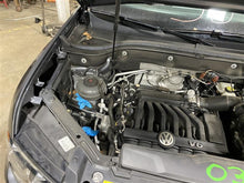 Load image into Gallery viewer, FUSE BOX Volkswagen Atlas Atlas CS 18 19 20 21 22 - 1330219
