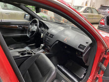 Load image into Gallery viewer, FRONT SPINDLE KNUCKLE C230 C250 C300 C350 C63 E250D E300 08-15 AWD Right - 1329792
