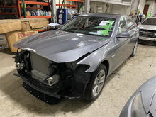 Load image into Gallery viewer, Exterior Door Handle 528i 535i 550i Active 5 M5 2011-2016 Right - 1332542

