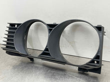 Load image into Gallery viewer, GRILL BMW 750i 740i 1988 88 89 90 91 92 93 94 Right - NW98263
