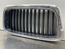 Load image into Gallery viewer, GRILL BMW 740i 750i 95 96 97 98 Right Upper - NW98258
